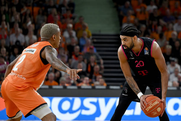 卡扎尔虽然 卡扎尔虽然