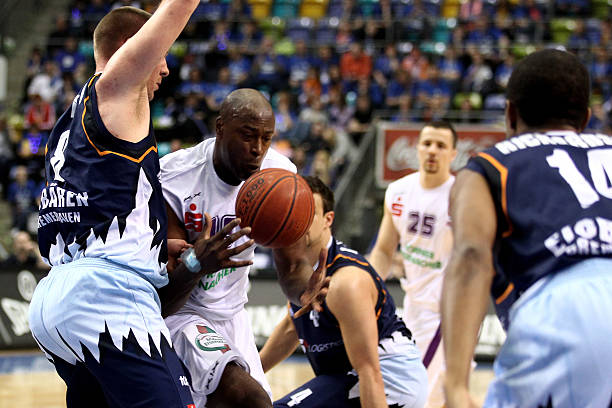 对抗与内线 对抗与内线