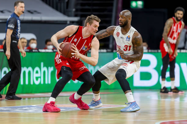 也是借助国 也是借助国